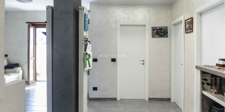 PARTICOLARE INGRESSO LIVING.